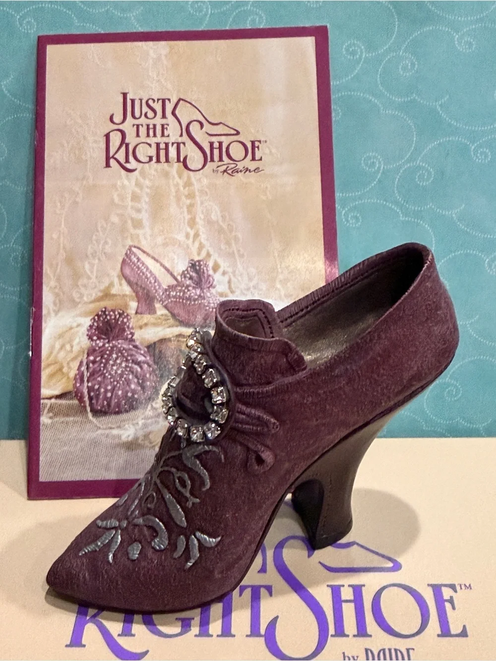 Just the Right Shoe “Bordeaux” #25022 (1999) Collectible Shoe